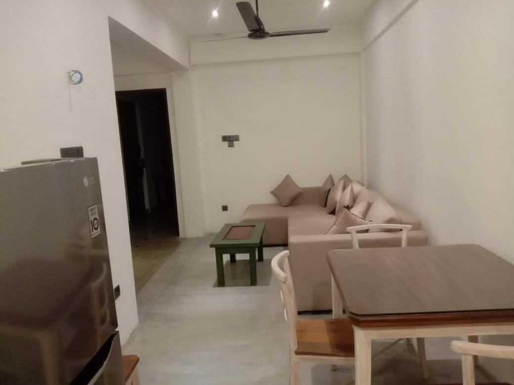 Coza Ceylon Hotel Dehiwala-Mount Lavinia Bagian luar foto