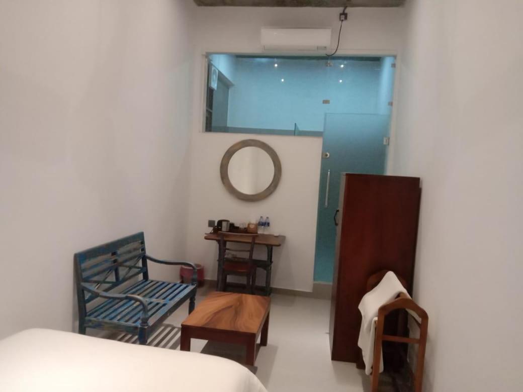 Coza Ceylon Hotel Dehiwala-Mount Lavinia Bagian luar foto