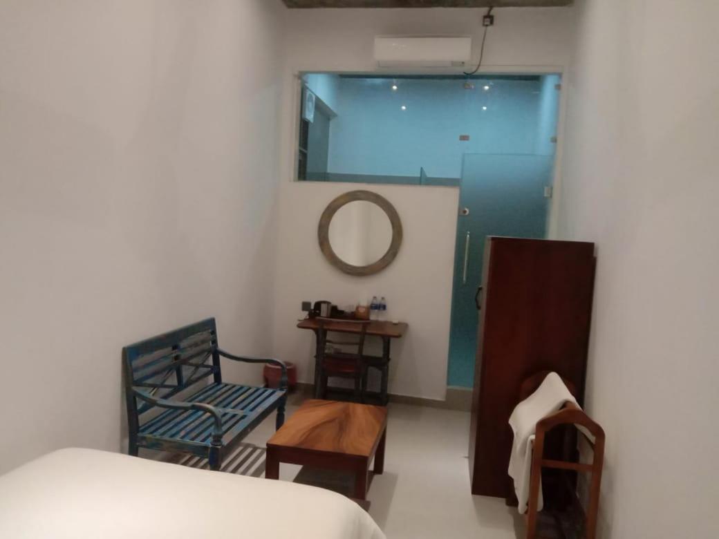 Coza Ceylon Hotel Dehiwala-Mount Lavinia Bagian luar foto