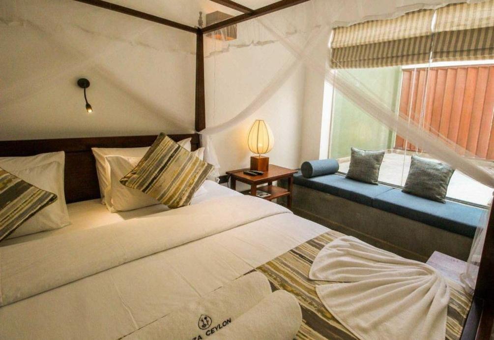 Coza Ceylon Hotel Dehiwala-Mount Lavinia Bagian luar foto