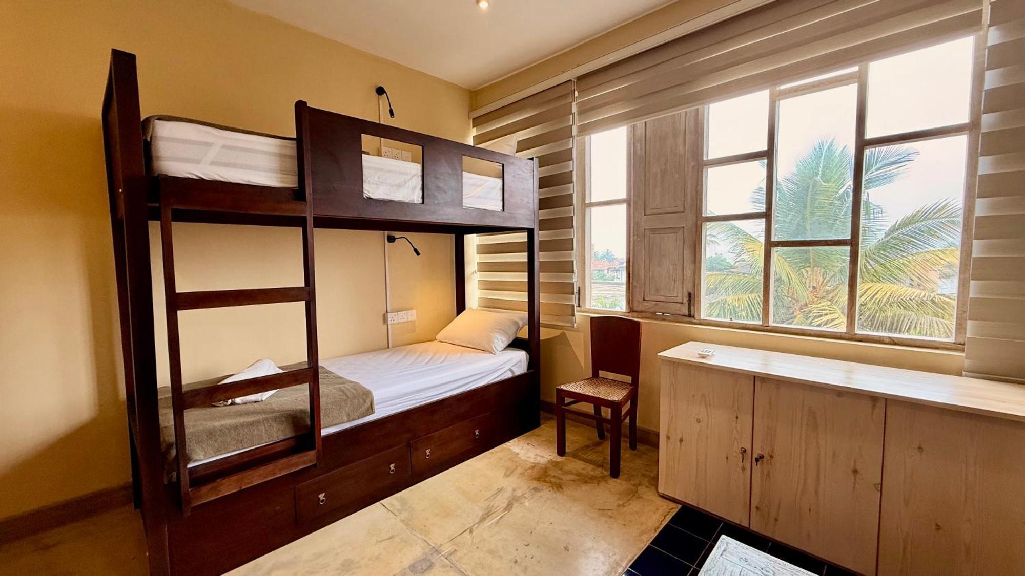 Coza Ceylon Hotel Dehiwala-Mount Lavinia Bagian luar foto