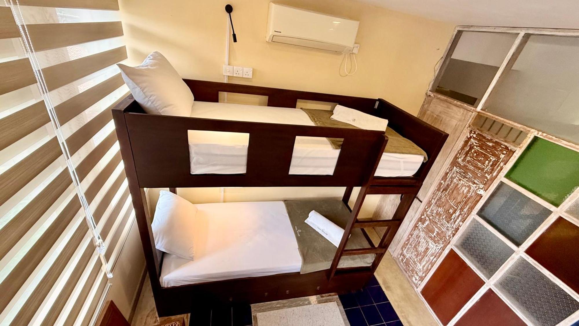 Coza Ceylon Hotel Dehiwala-Mount Lavinia Bagian luar foto