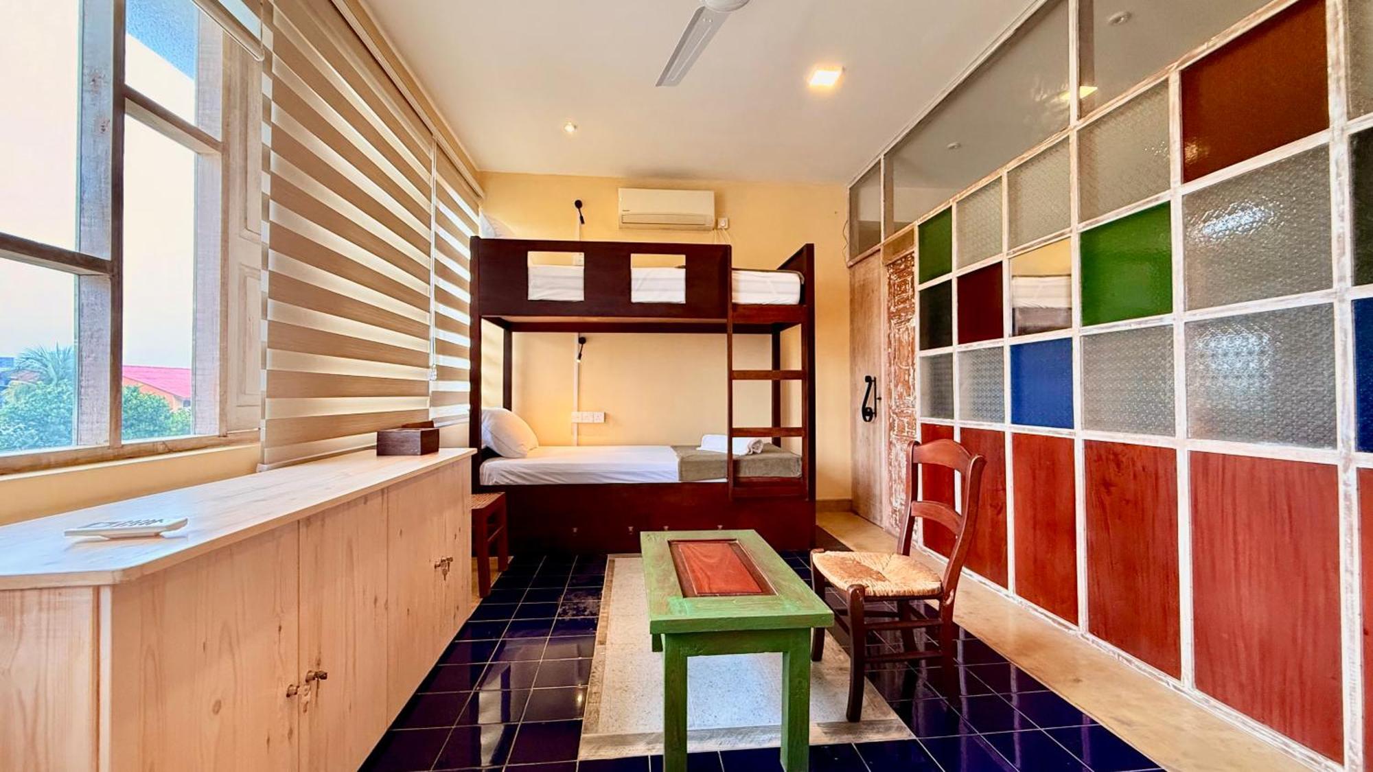 Coza Ceylon Hotel Dehiwala-Mount Lavinia Bagian luar foto