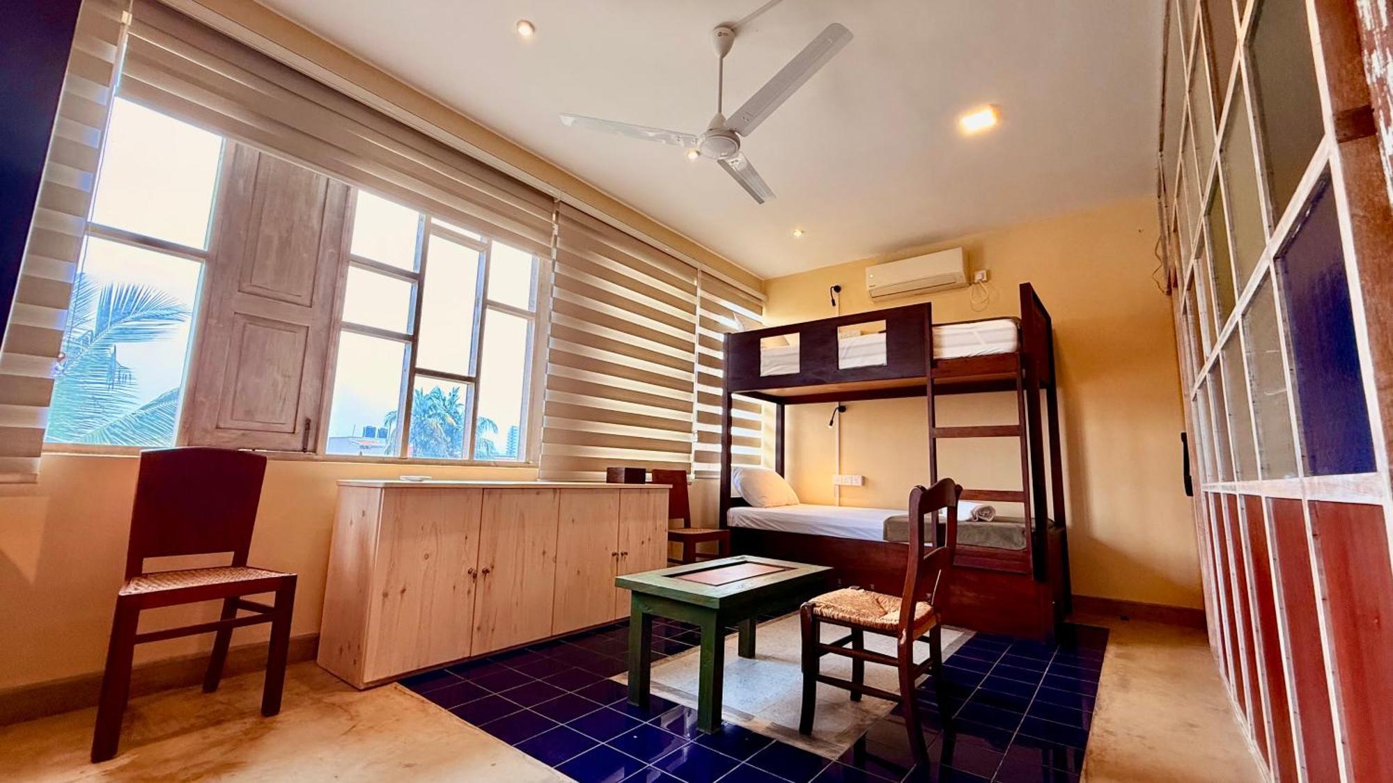 Coza Ceylon Hotel Dehiwala-Mount Lavinia Bagian luar foto