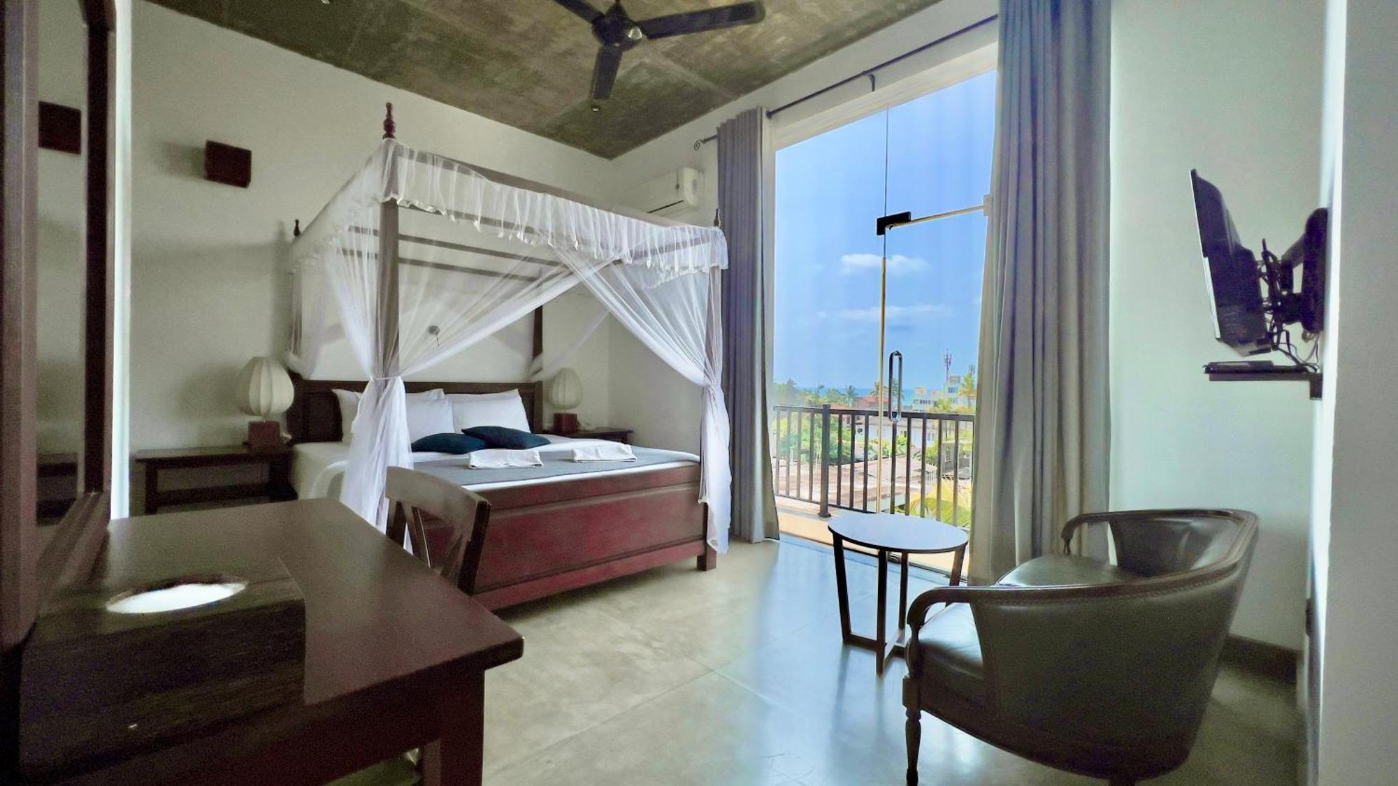 Coza Ceylon Hotel Dehiwala-Mount Lavinia Bagian luar foto